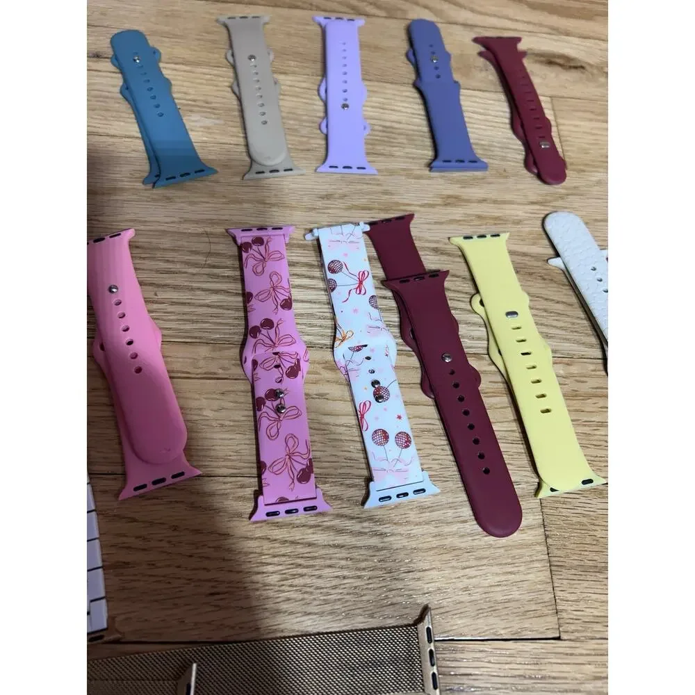Lot Of 20 Apple SE Watch Bands W/ Screen Protectors